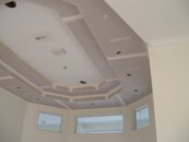 потолок из гипсокартона фото коридор